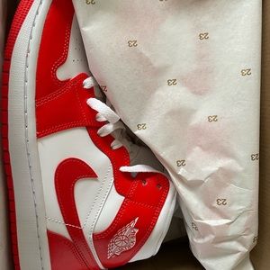 COPY - Womens Air Jordan Mid- Size 9